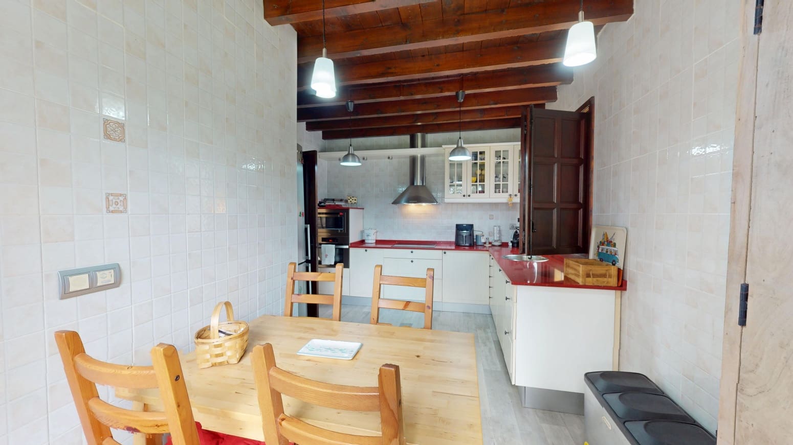 4 soveværelse Villa til salg i Parbayon med garage - € 505.000 (Ref: 9162105)