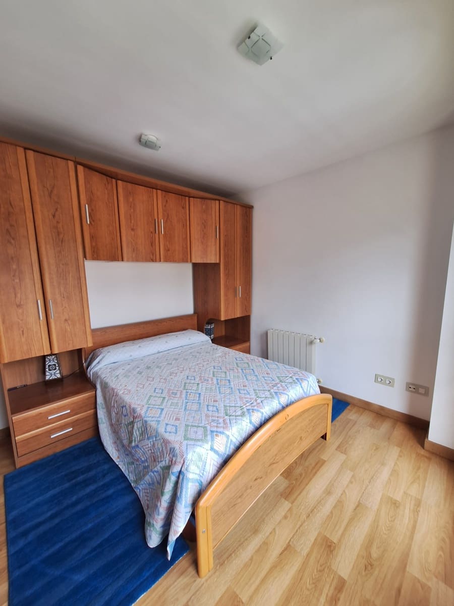 2 bedroom Flat for rent in Corvera de Toranzo with garage - € 600 (Ref: 9254792)