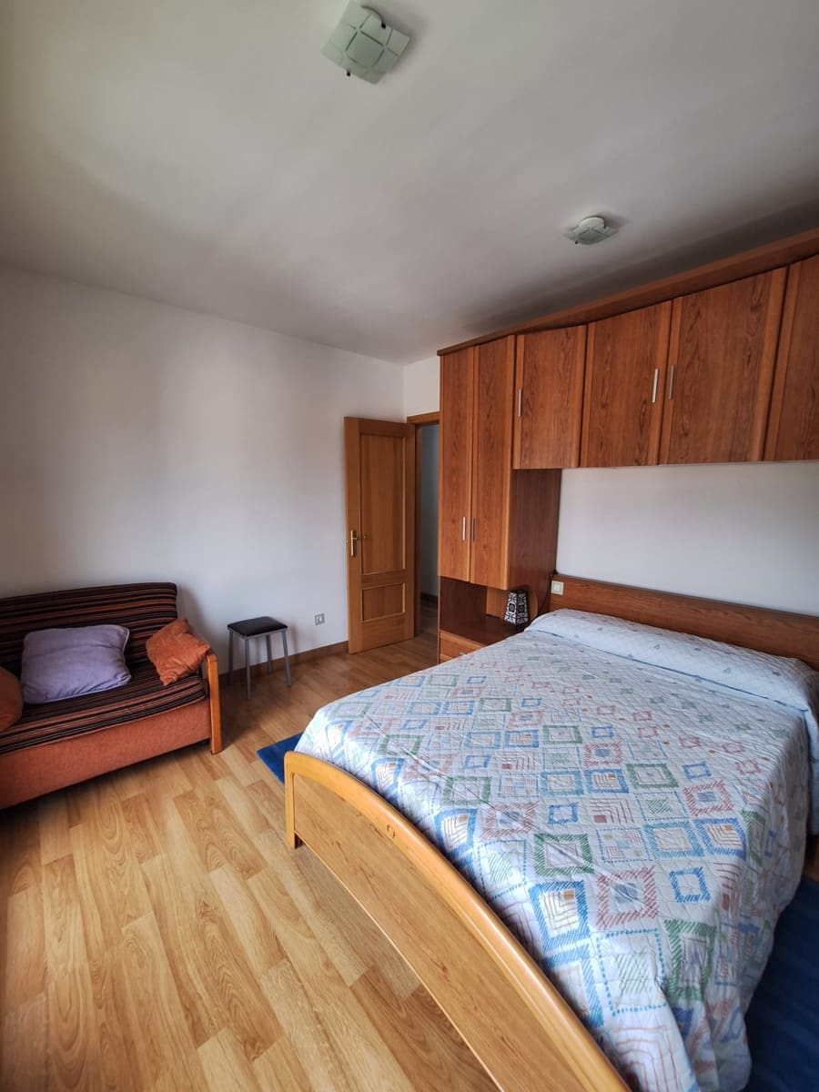 2 bedroom Flat for rent in Corvera de Toranzo with garage - € 600 (Ref: 9254792)