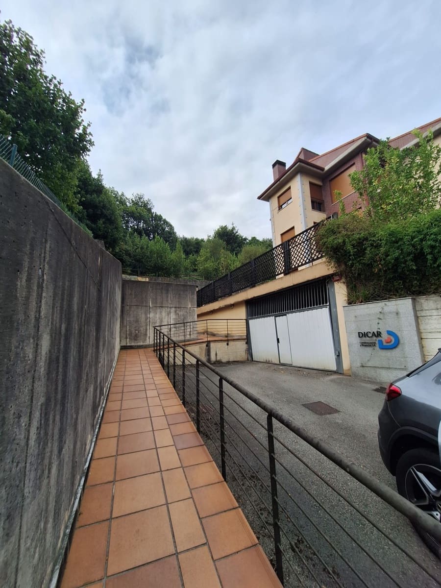 2 bedroom Flat for rent in Corvera de Toranzo with garage - € 600 (Ref: 9254792)