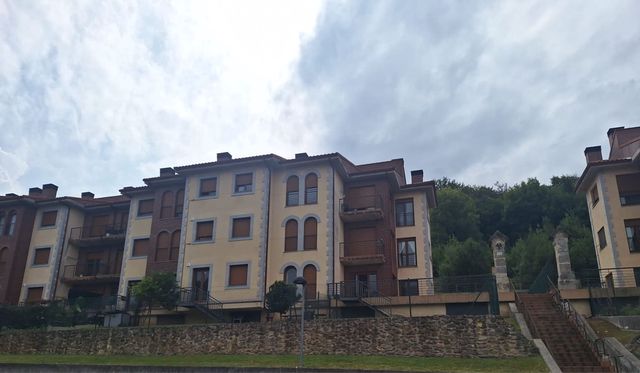 2 bedroom Flat for rent in Corvera de Toranzo with garage - € 600 (Ref: 9254792)