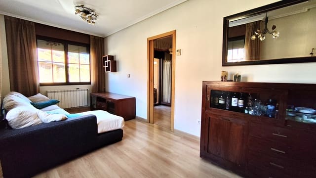 3 bedroom Flat for sale in Mortera, Piélagos with garage - € 240,000 (Ref: 9264162)