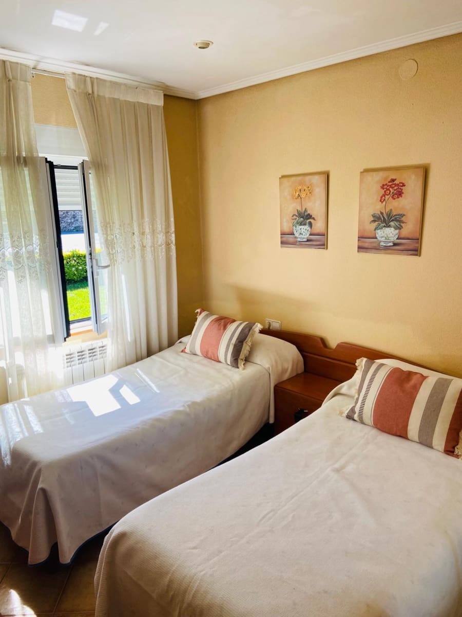 4 slaapkamer Villa te koop in Pielagos met garage - € 305.000 (Ref: 9312493)