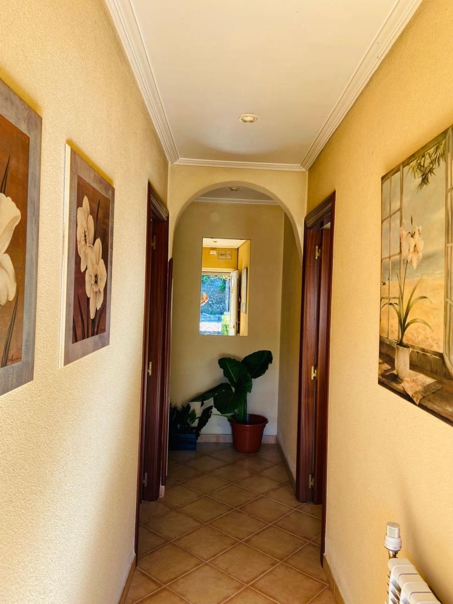 4 slaapkamer Villa te koop in Pielagos met garage - € 305.000 (Ref: 9312493)