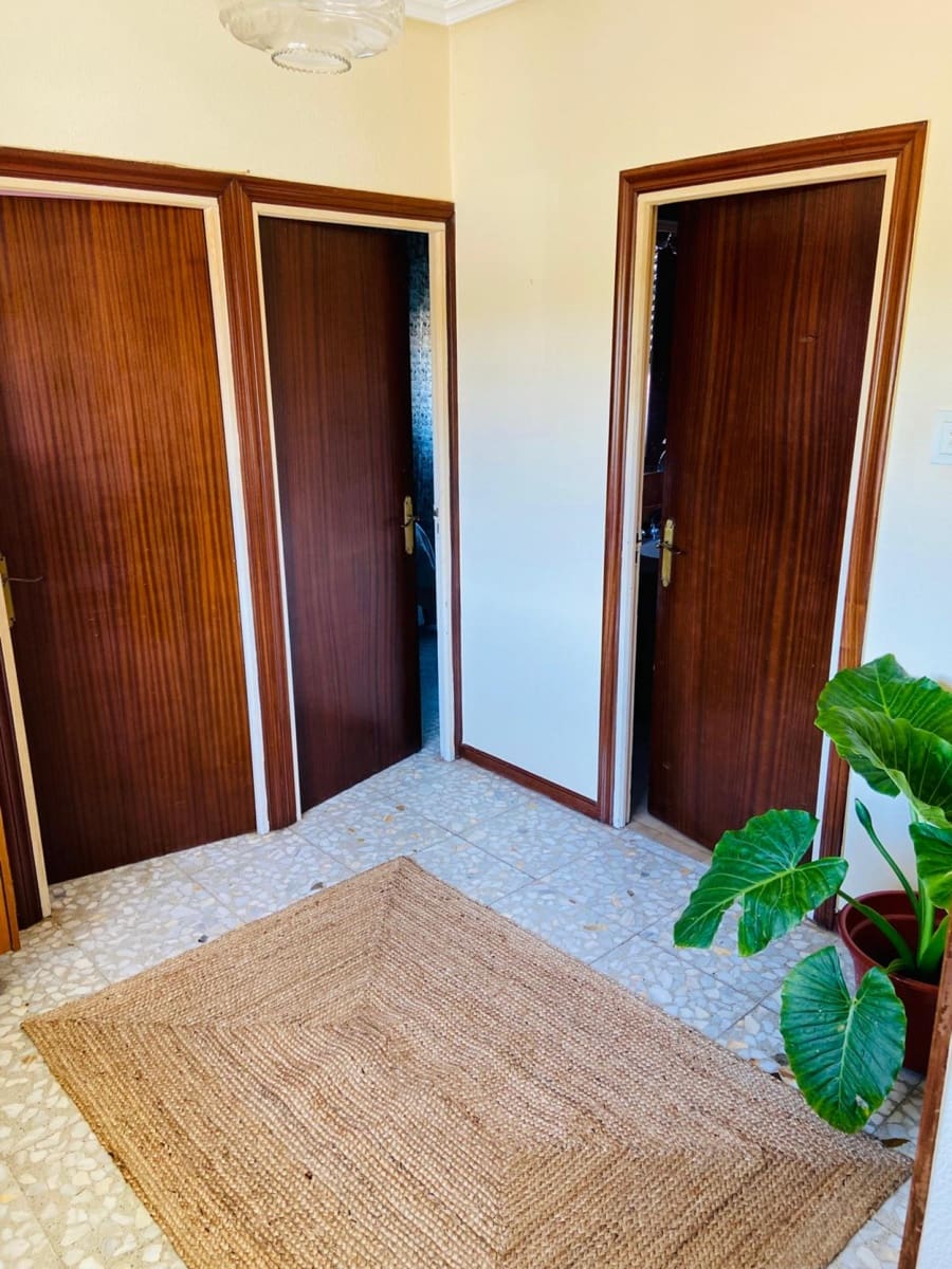 4 slaapkamer Villa te koop in Pielagos met garage - € 305.000 (Ref: 9312493)