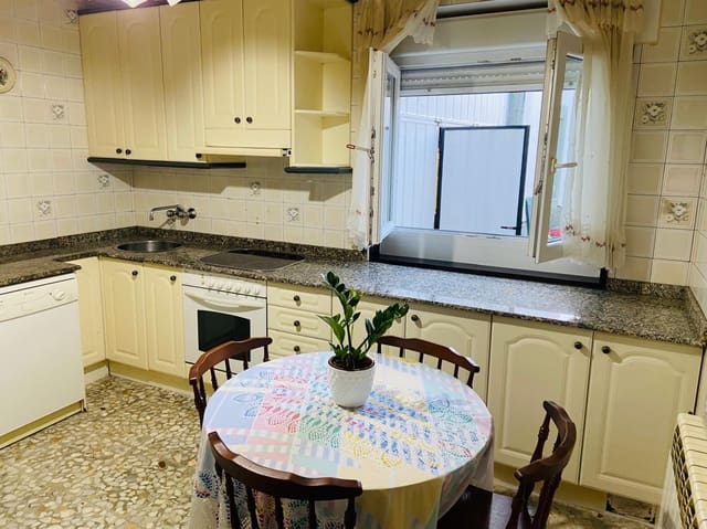 4 slaapkamer Villa te koop in Piélagos met garage - € 305.000 (Ref: 9312493)