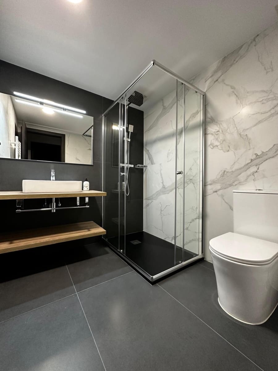 3 soveværelse Lejlighed til leje i Santander - € 1.300 (Ref: 9330257)