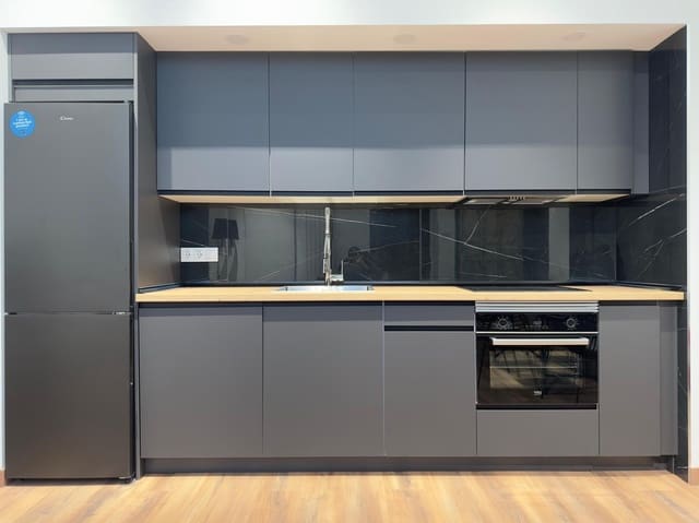 3 bedroom Flat for rent in Santander - € 1,300 (Ref: 9330257)