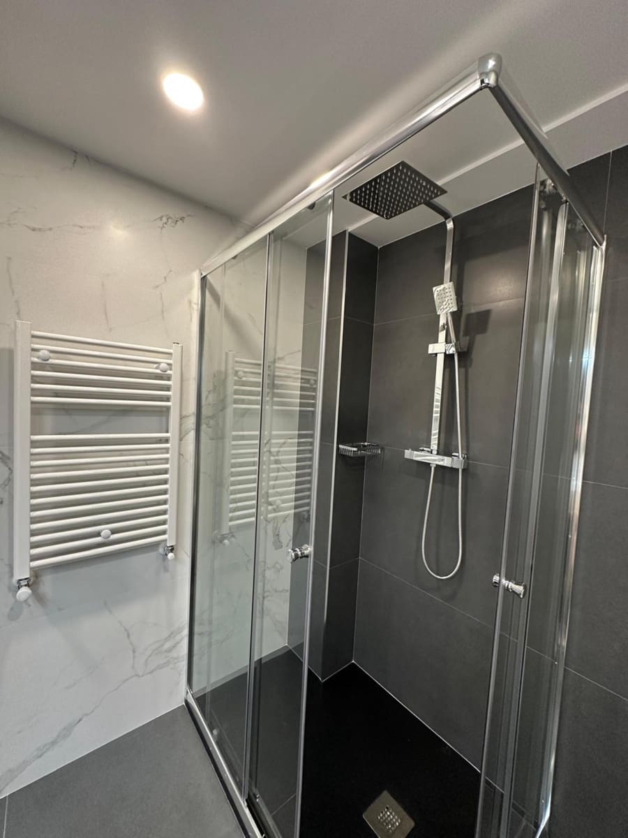 3 soveværelse Lejlighed til leje i Santander - € 1.300 (Ref: 9330257)