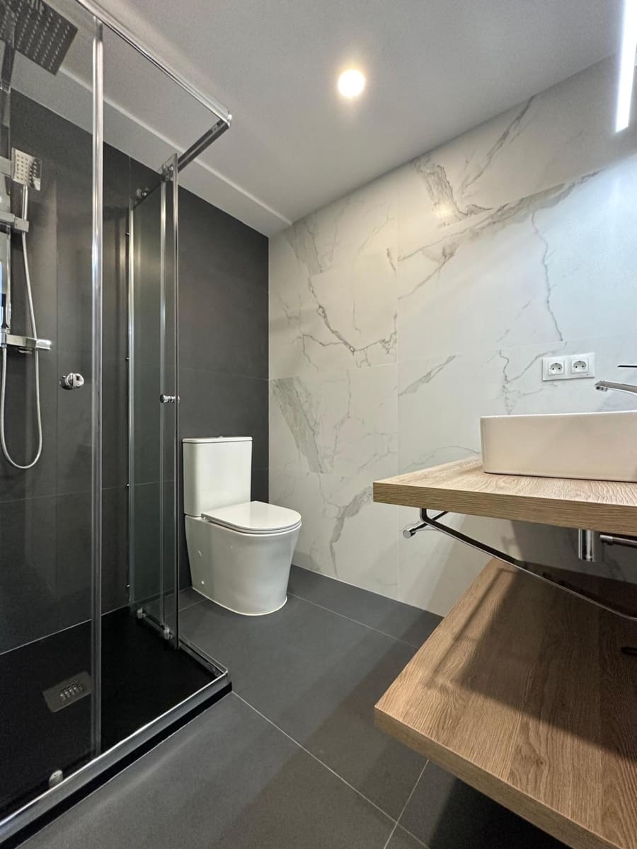 3 soveværelse Lejlighed til leje i Santander - € 1.300 (Ref: 9330257)