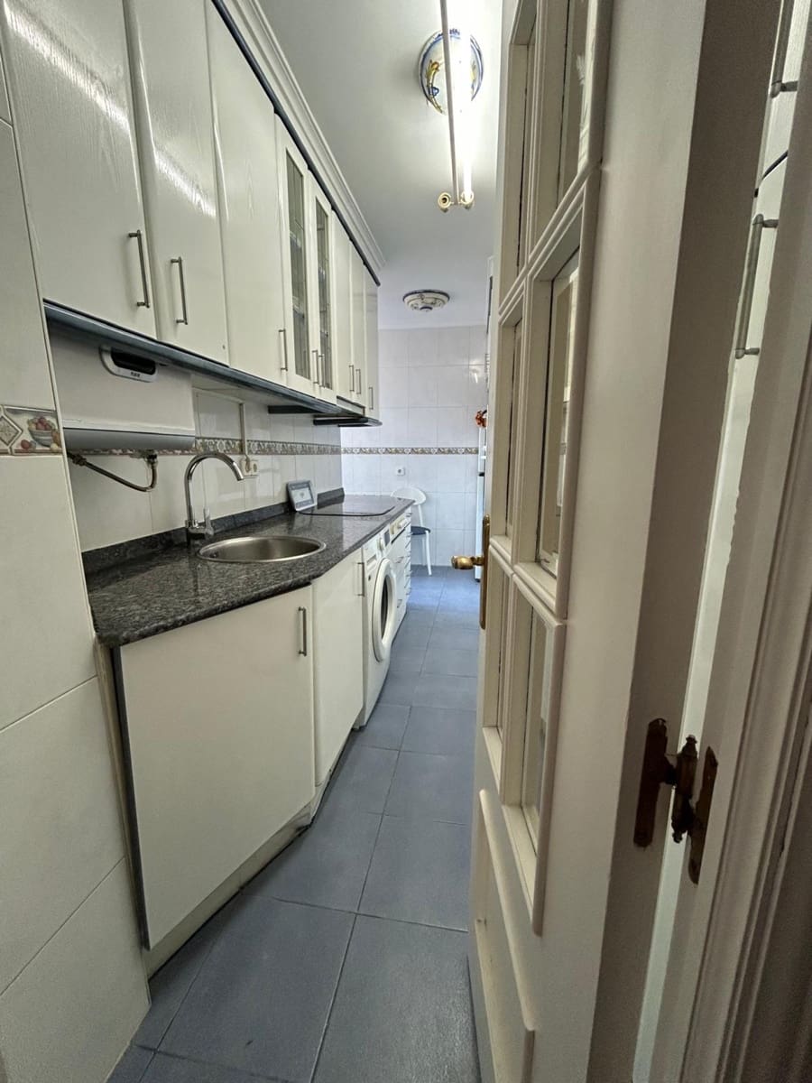 3 soveværelse Lejlighed til leje i Santander - € 850 (Ref: 9330260)