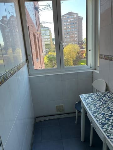 3 bedroom Flat for rent in Santander - € 850 (Ref: 9330260)