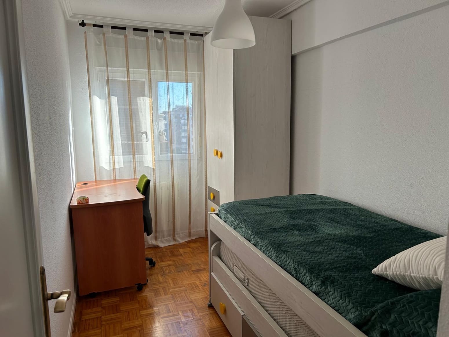 3 soveværelse Lejlighed til leje i Santander - € 850 (Ref: 9330260)