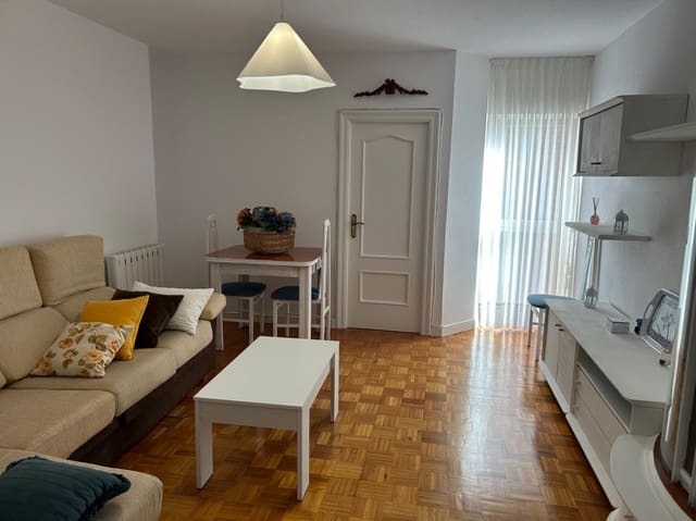 3 bedroom Flat for rent in Santander - € 850 (Ref: 9330260)