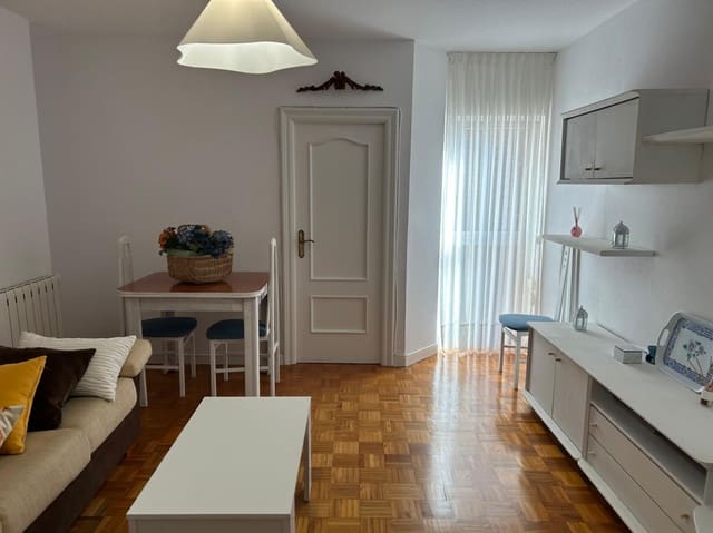 3 bedroom Flat for rent in Santander - € 850 (Ref: 9330260)