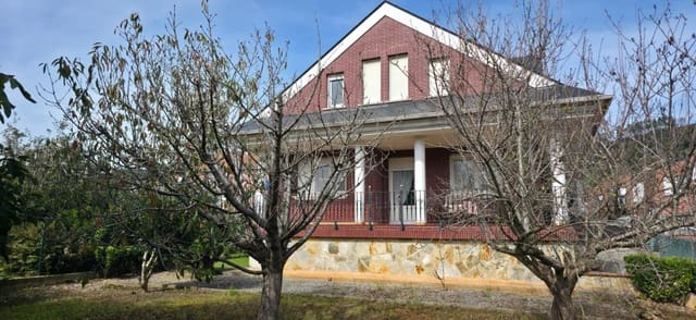 4 soveværelse Villa til salg i Parbayón, Piélagos med garage - € 639.000 (Ref: 9337688)