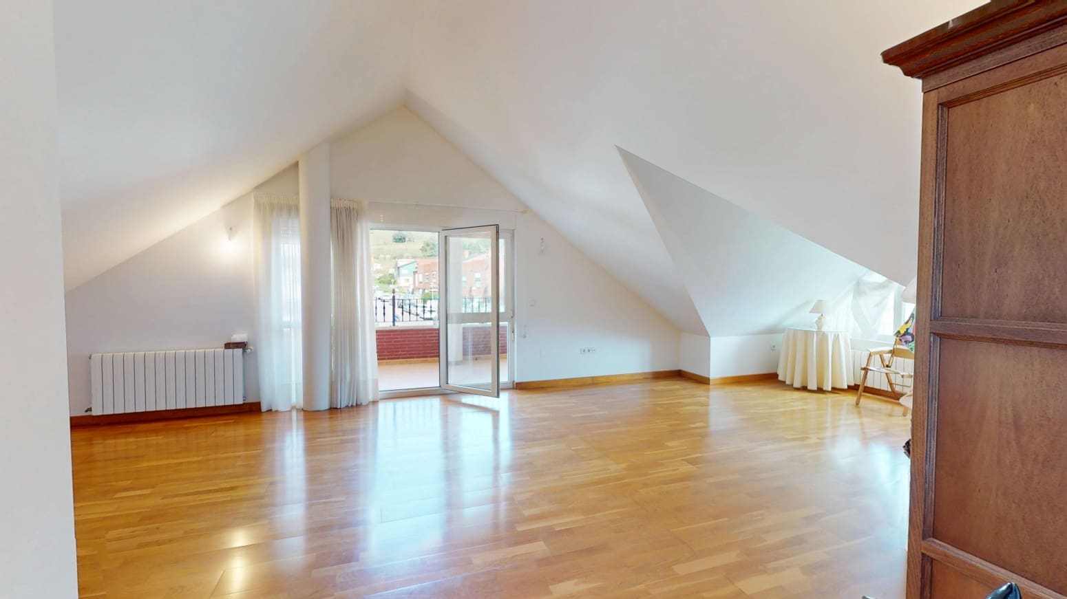 Chalet de 4 habitaciones en Parbayón en venta con garaje - 639.000 € (Ref: 9337688)