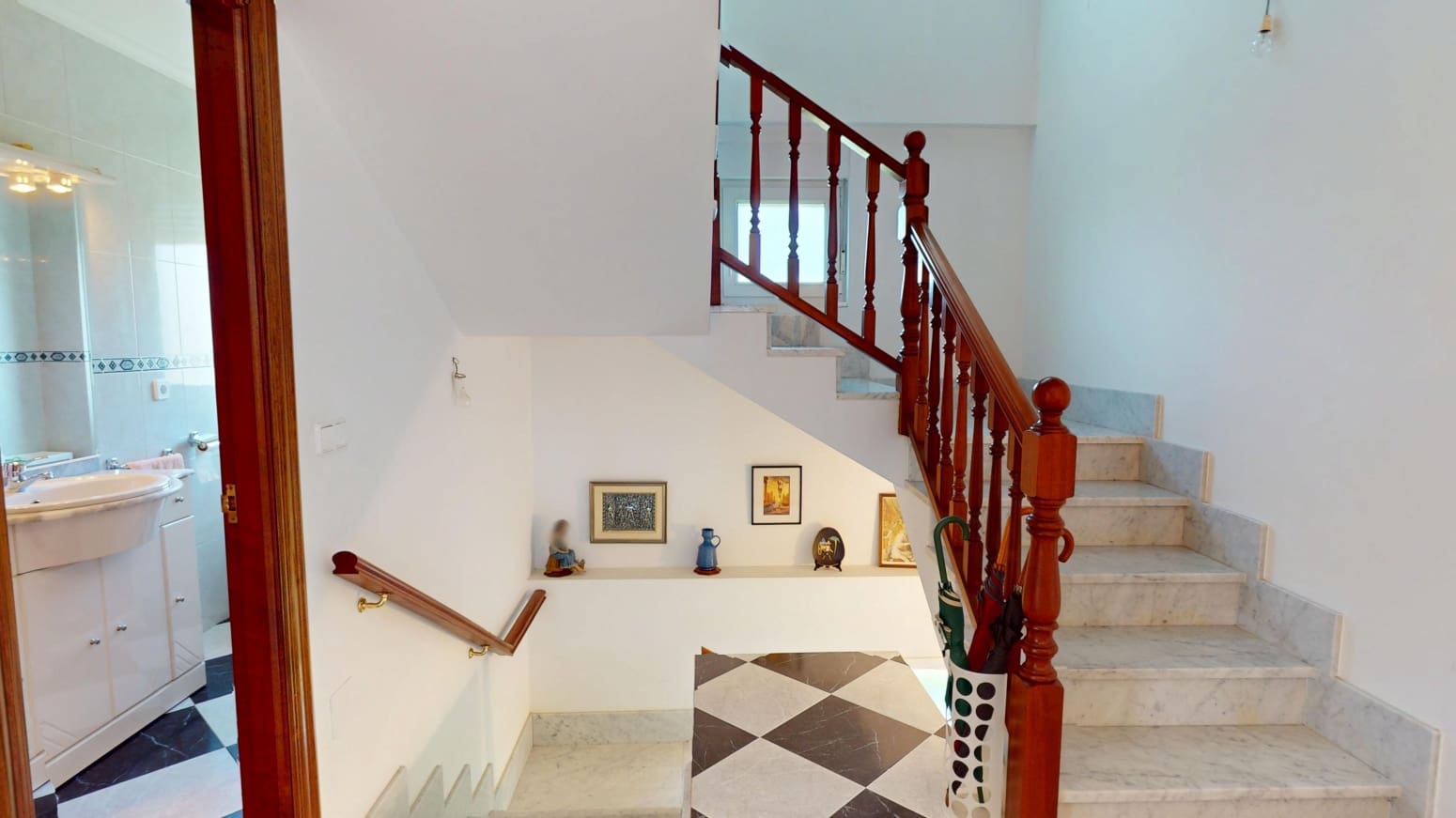 Chalet de 4 habitaciones en Parbayón en venta con garaje - 639.000 € (Ref: 9337688)