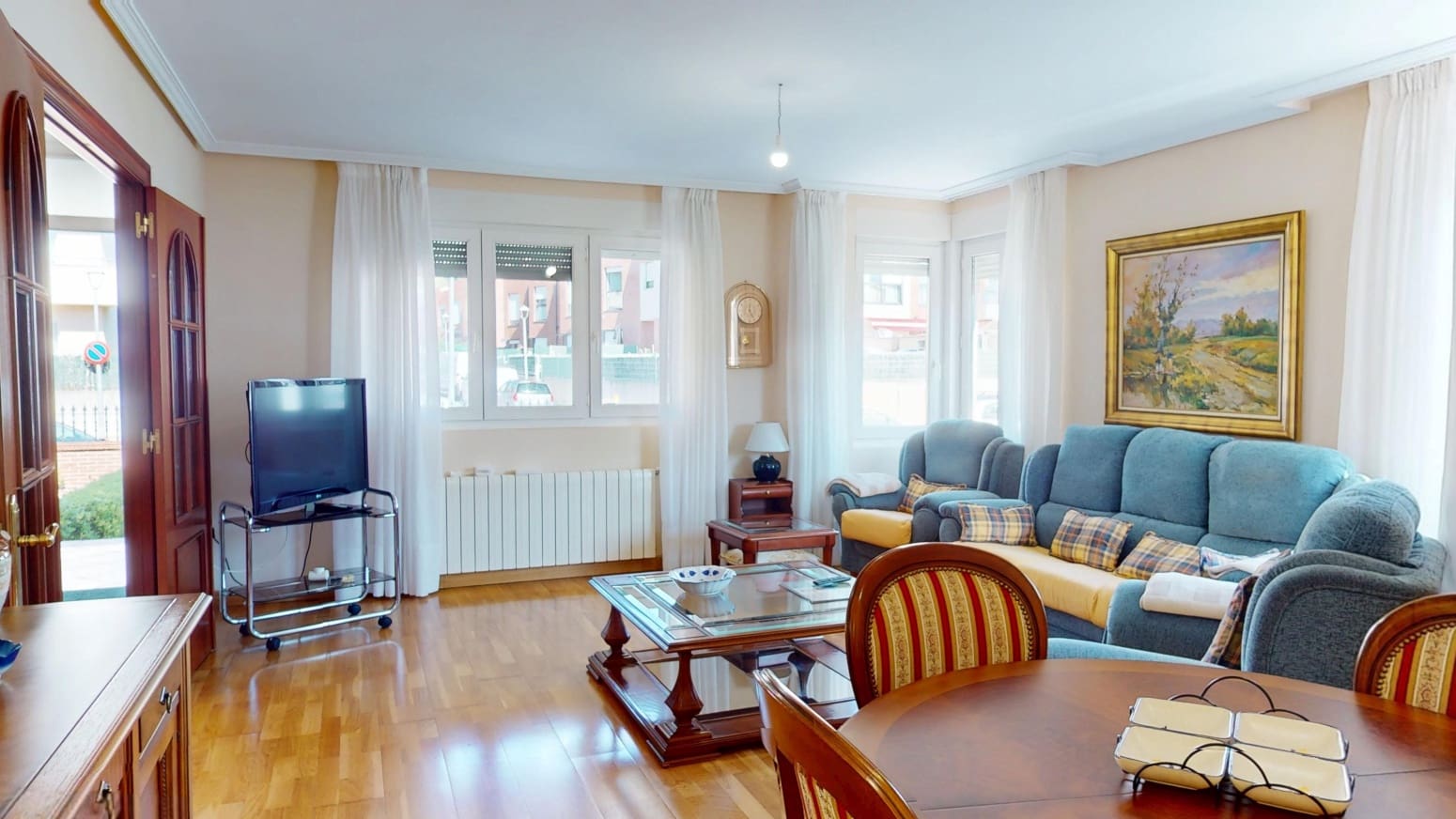 Chalet de 4 habitaciones en Parbayón en venta con garaje - 639.000 € (Ref: 9337688)