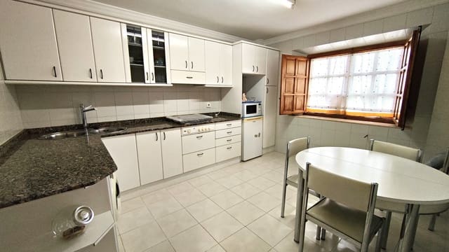 5 soveværelse Villa til salg i Cacicedo, Camargo med garage - € 425.000 (Ref: 9355559)