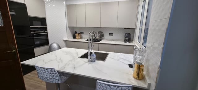 3 sypialnia Mieszkanie na sprzedaż w Santander - 629 000 € (Ref: 9413776)