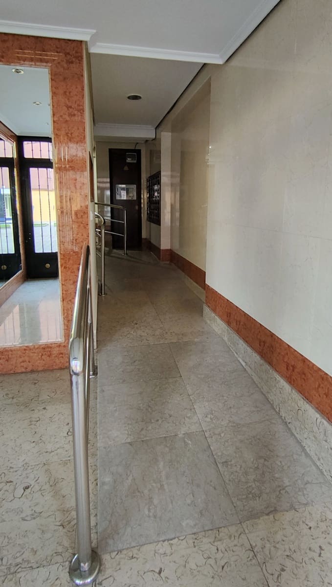 2 bedroom Flat for rent in Santander - € 1,000 (Ref: 9413777)