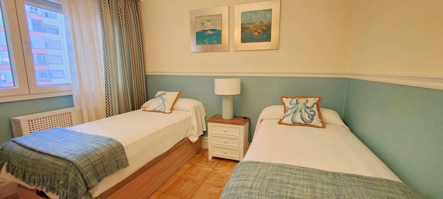 2 bedroom Flat for rent in Santander - € 1,000 (Ref: 9413777)