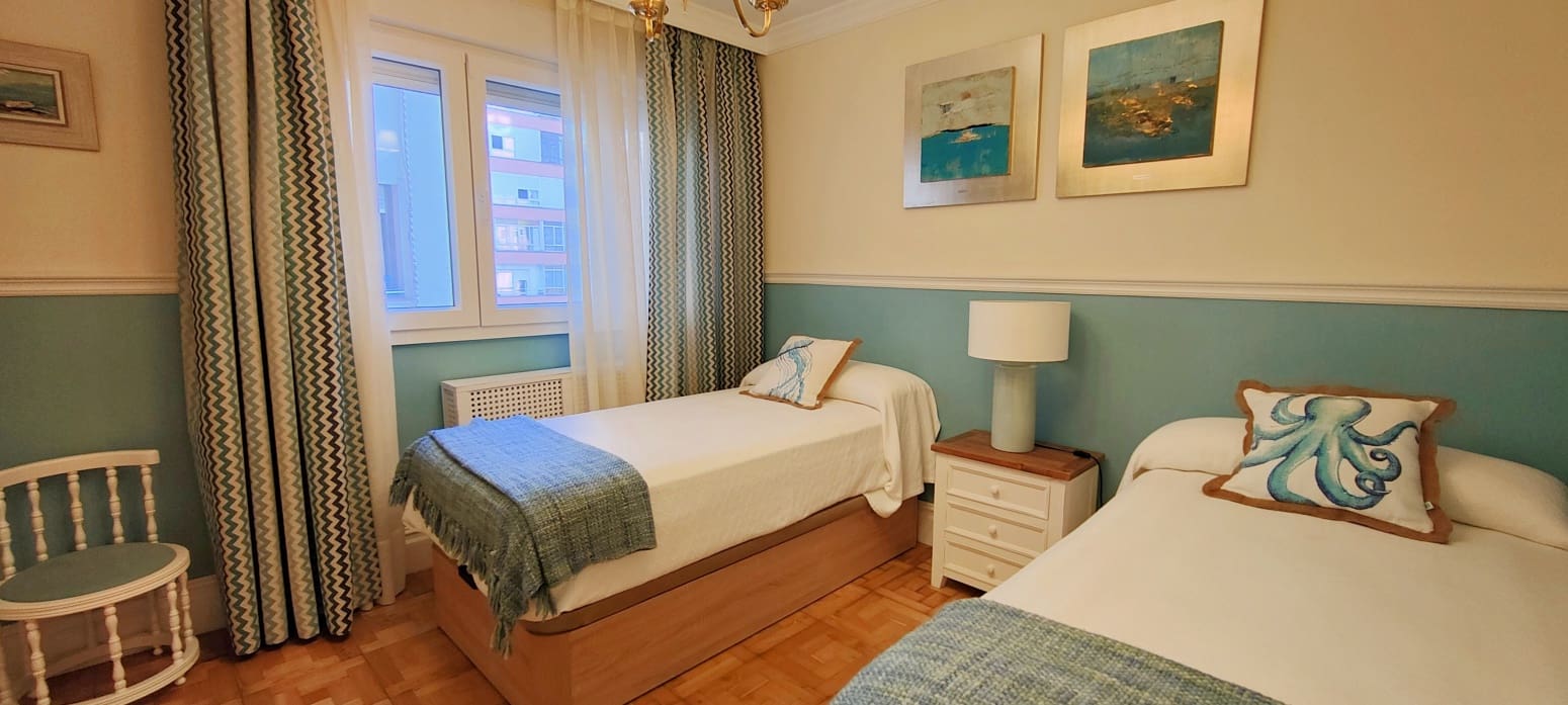 2 bedroom Flat for rent in Santander - € 1,000 (Ref: 9413777)