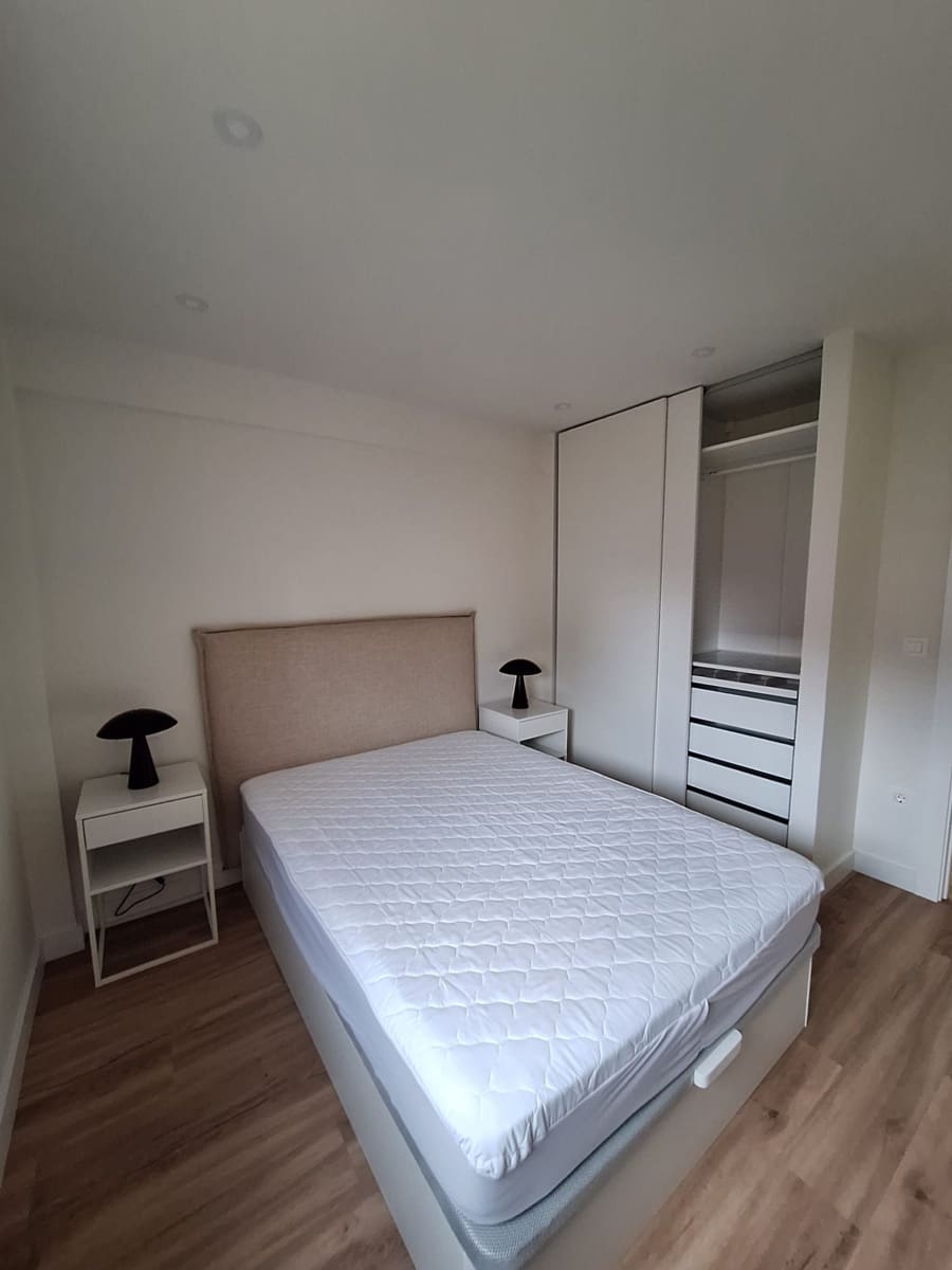 Appartement de 2 chambres à louer à Santander - 900 € (Ref: 9450881)