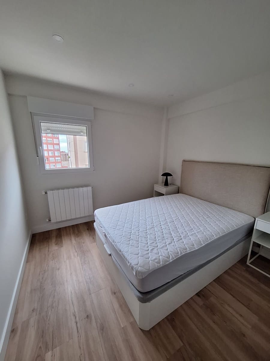 Appartement de 2 chambres à louer à Santander - 900 € (Ref: 9450881)