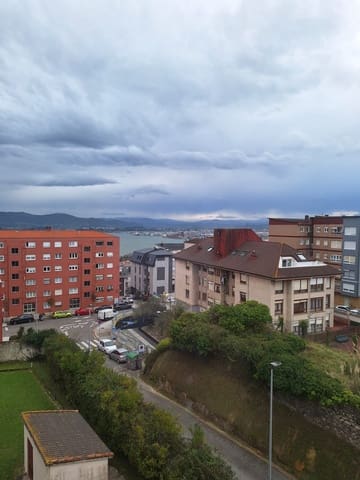 2 slaapkamer Flat te huur in Santander - € 900 (Ref: 9450881)