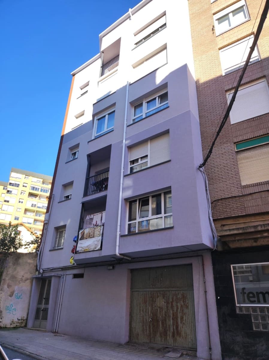 3 bedroom Flat for sale in Santander - € 210,000 (Ref: 9485586)