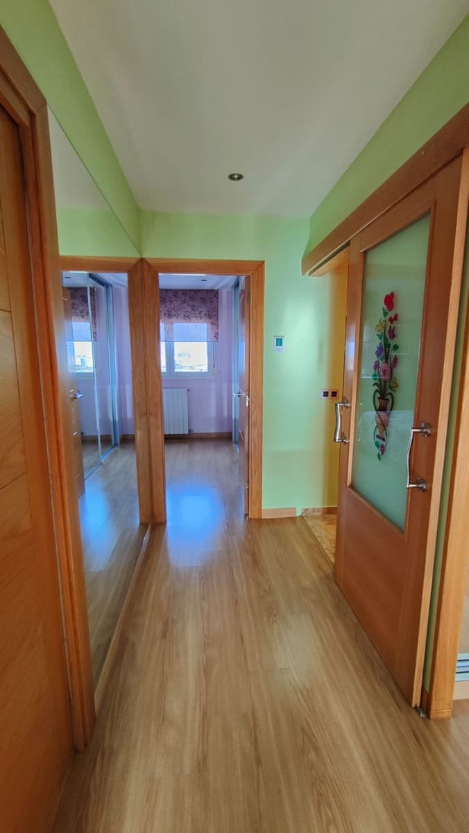 3 bedroom Flat for rent in Santander with garage - € 1,150 (Ref: 9491141)