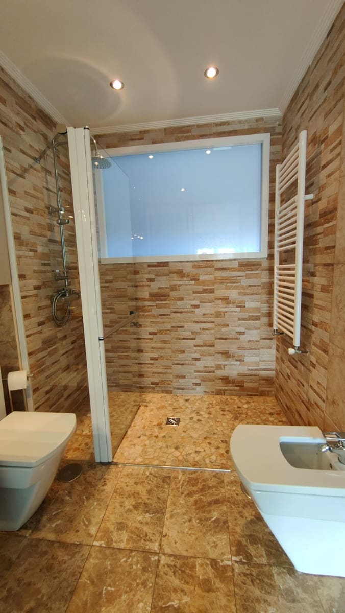 3 bedroom Flat for rent in Santander with garage - € 1,150 (Ref: 9491141)