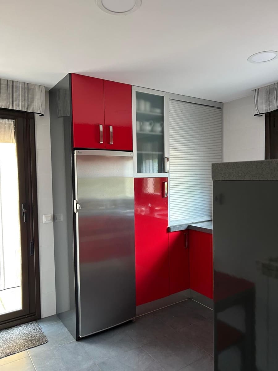 4 slaapkamer Villa te koop in Santillana del Mar met garage - € 410.000 (Ref: 9518579)