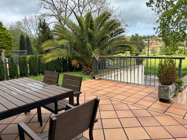 4 slaapkamer Villa te koop in Santillana del Mar - € 410.000 (Ref: 9518579)