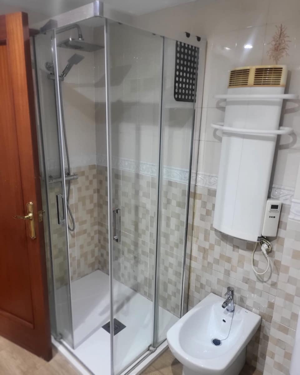 3 soveværelse Lejlighed til leje i Santander - € 900 (Ref: 9527181)