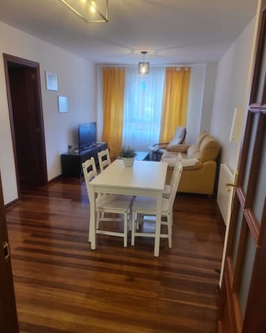 3 soveværelse Lejlighed til leje i Santander - € 900 (Ref: 9527181)