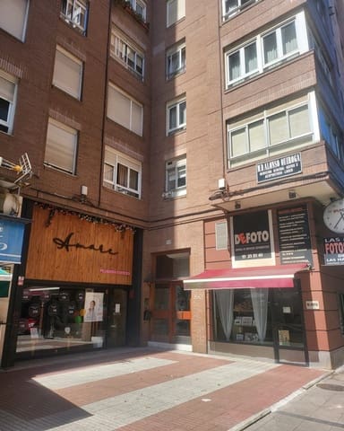 3 soveværelse Lejlighed til leje i Santander - € 900 (Ref: 9527181)