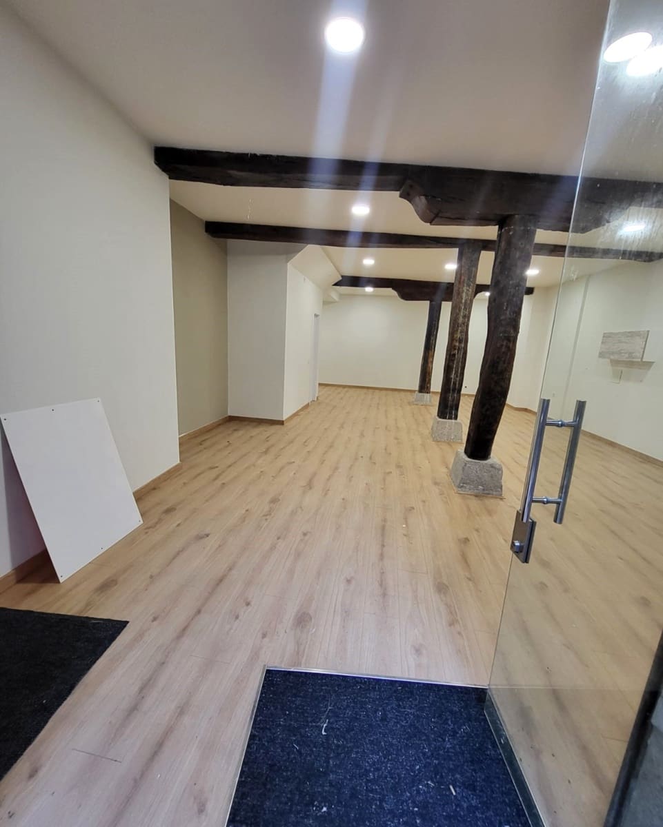 Commercial for rent in Santander - € 1,800 (Ref: 9530128)