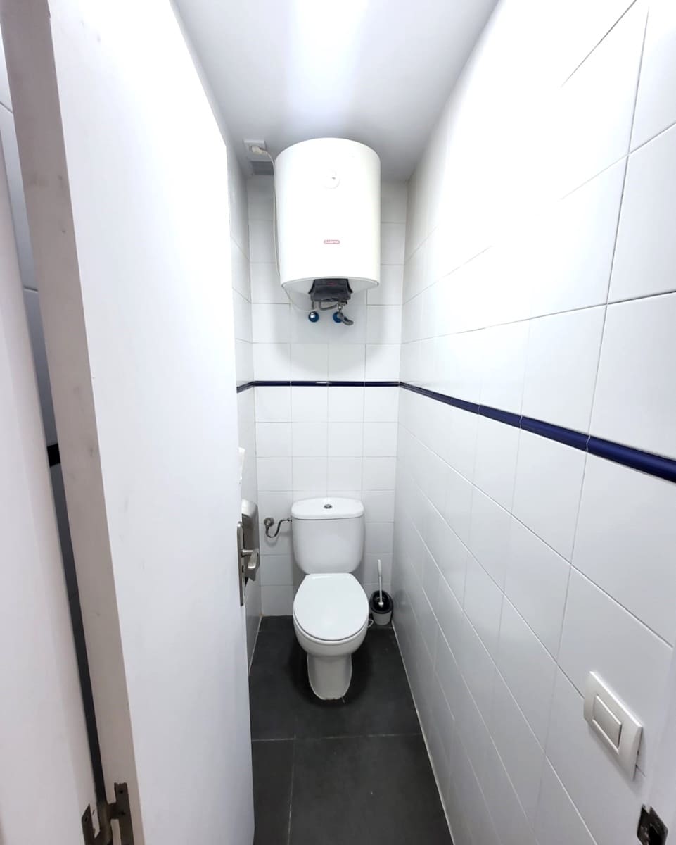 Commercial for rent in Santander - € 1,800 (Ref: 9530128)