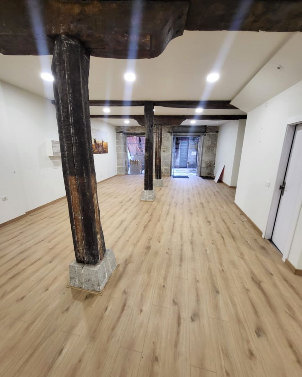 Commercial for rent in Santander - € 1,800 (Ref: 9530128)