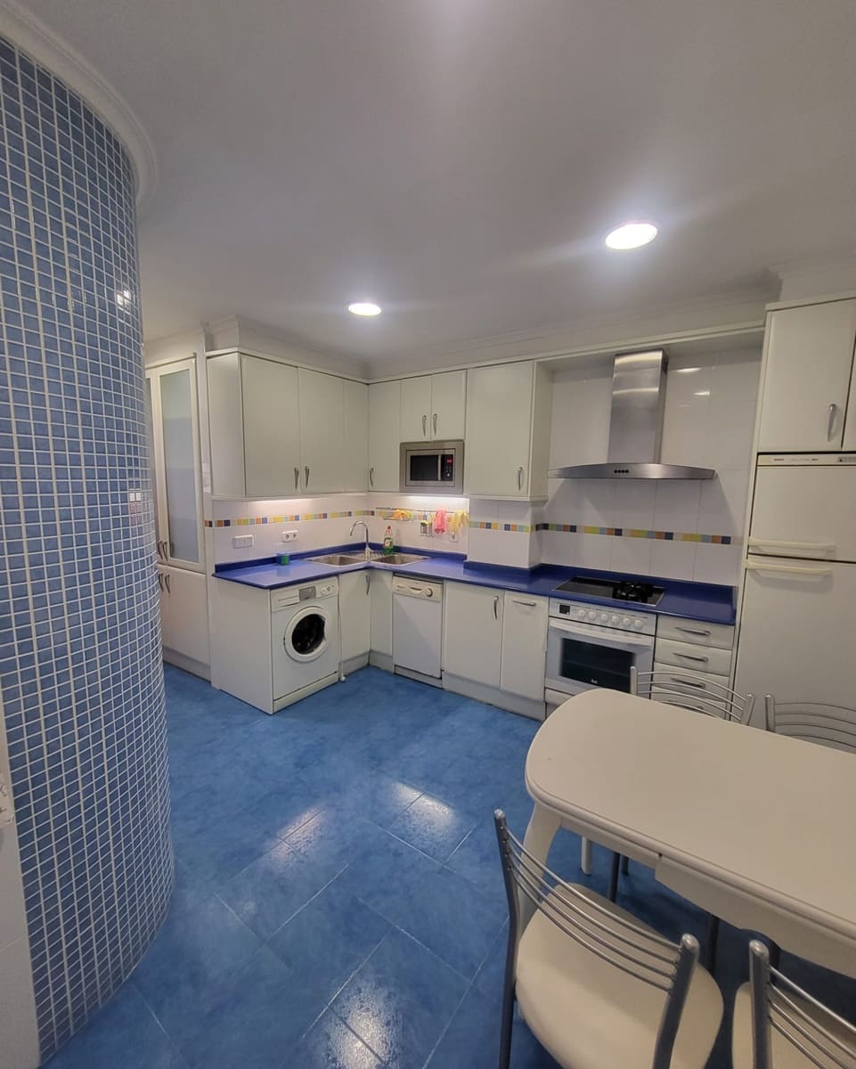 4 bedroom Flat for sale in Santander - € 598,000 (Ref: 9551070)