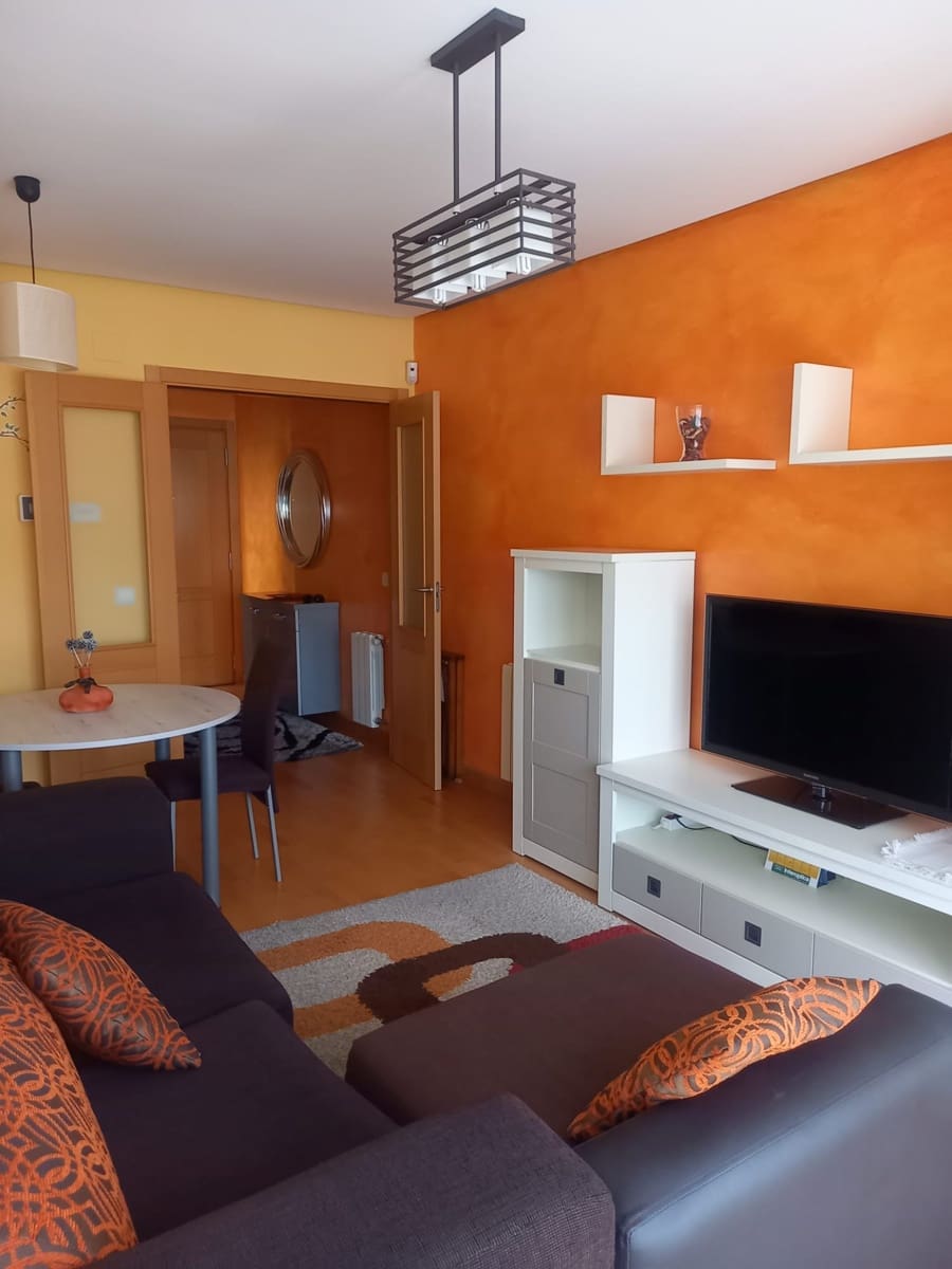 2 soveværelse Lejlighed til leje i Santander med garage - € 850 (Ref: 9561411)