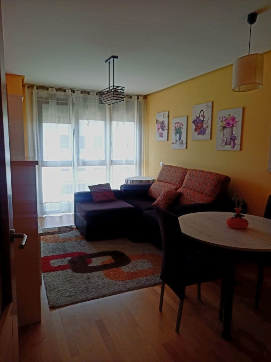 2 soveværelse Lejlighed til leje i Santander med garage - € 850 (Ref: 9561411)