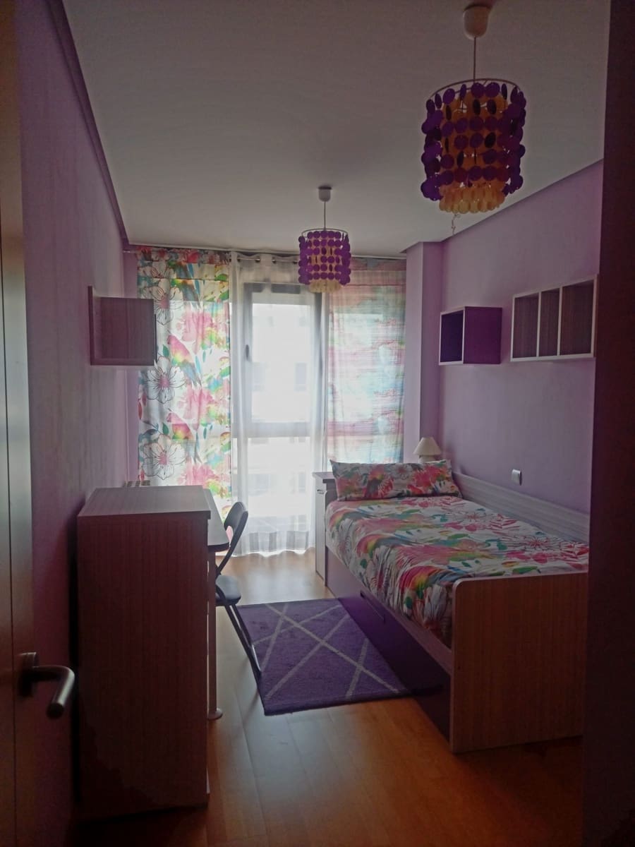 2 soveværelse Lejlighed til leje i Santander med garage - € 850 (Ref: 9561411)