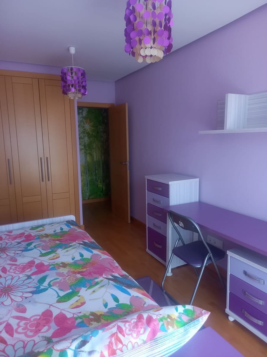 2 soveværelse Lejlighed til leje i Santander med garage - € 850 (Ref: 9561411)