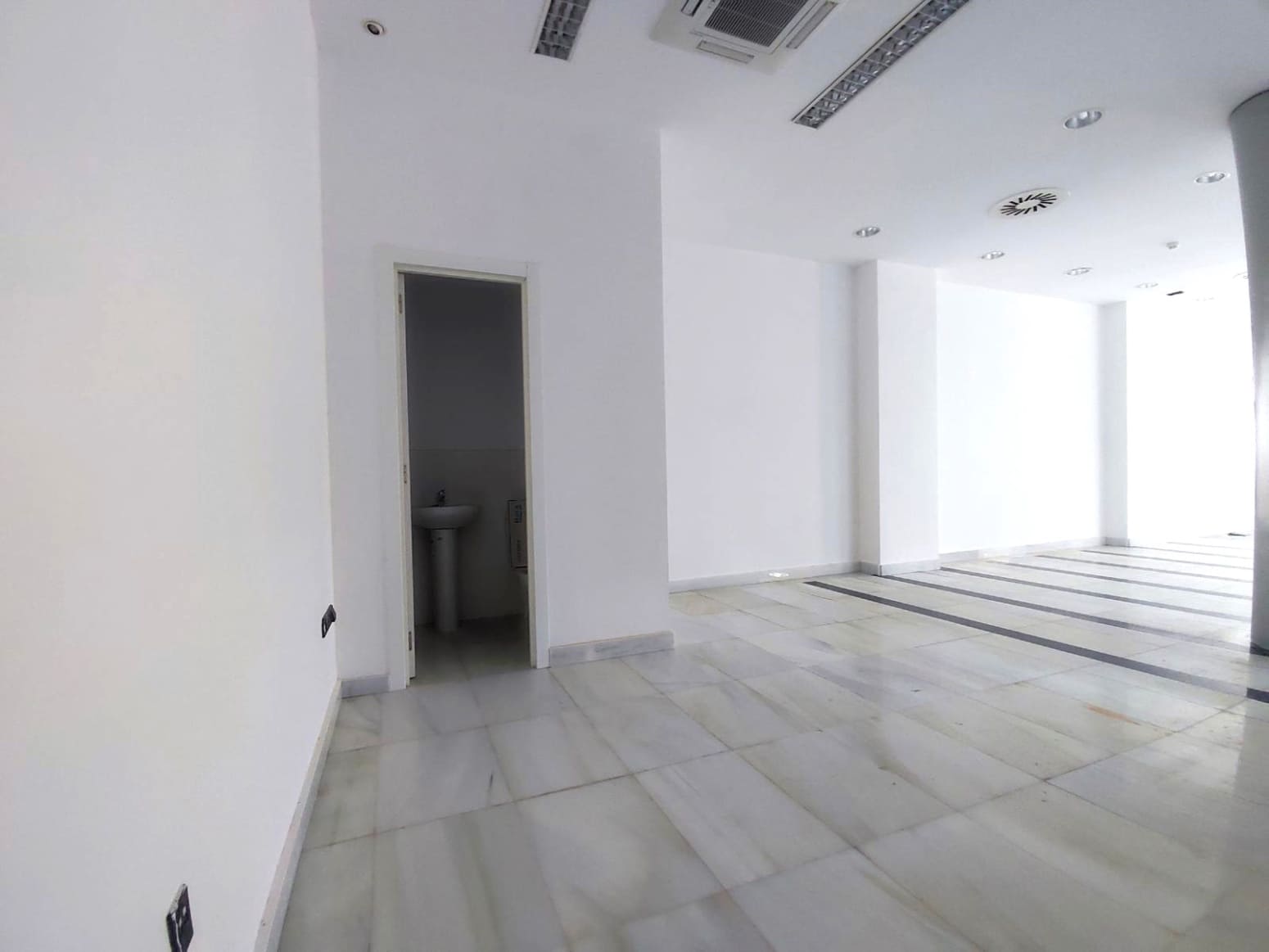 Komercyjne na sprzedaż w Santander - 139 900 € (Ref: 9590834)