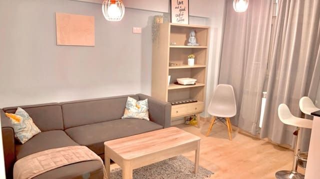 2 soveværelse Lejlighed til leje i Santander - € 800 (Ref: 9590835)