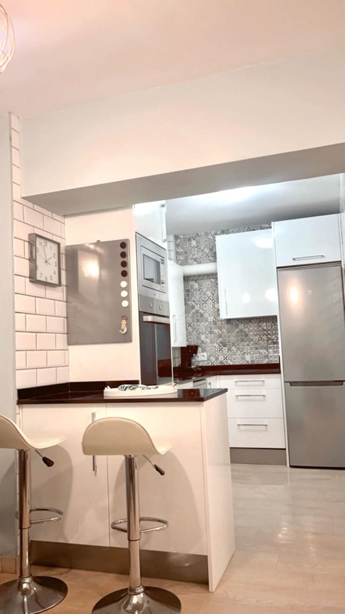 2 quarto Apartamento para arrendar em Santander - 800 € (Ref: 9590835)